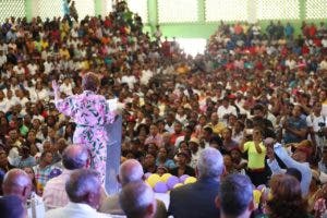 Danilistas miden fuerzas con leonelistas en acto en Polideportivo de San Juan