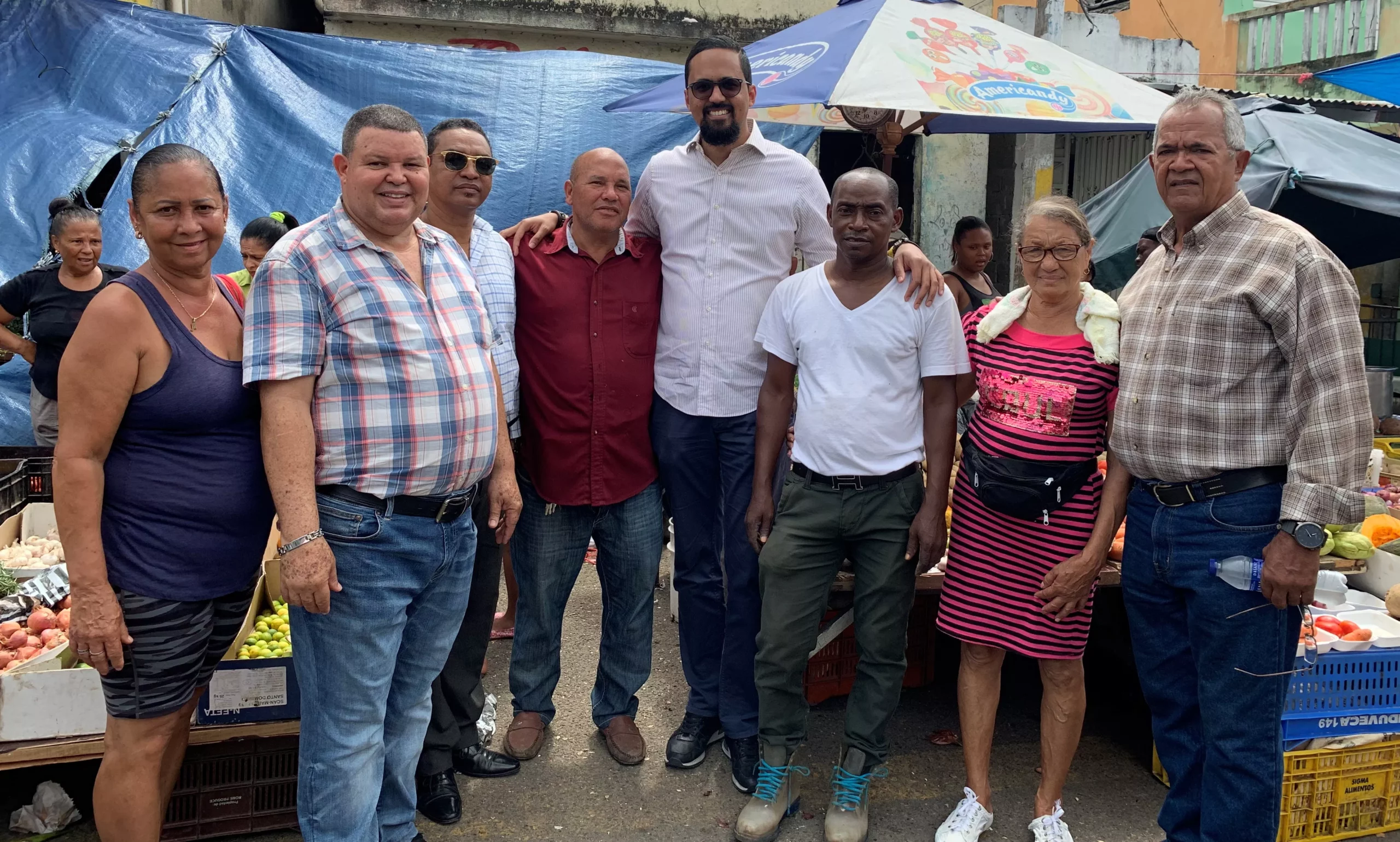 Candidato a alcalde denuncia mercado Quitipón de Las Cañitas está sumergido en el abandono