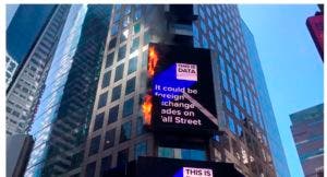 Sofocan fuego en pantalla de Times Square en Nueva York que no dejó heridos