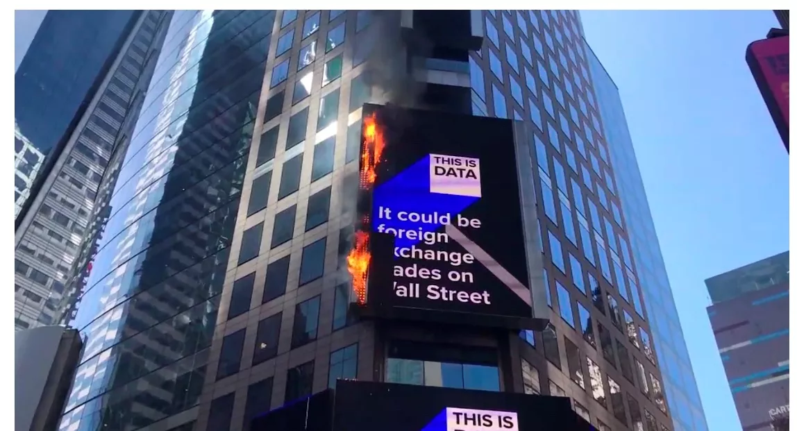 Sofocan fuego en pantalla de Times Square en Nueva York que no dejó heridos