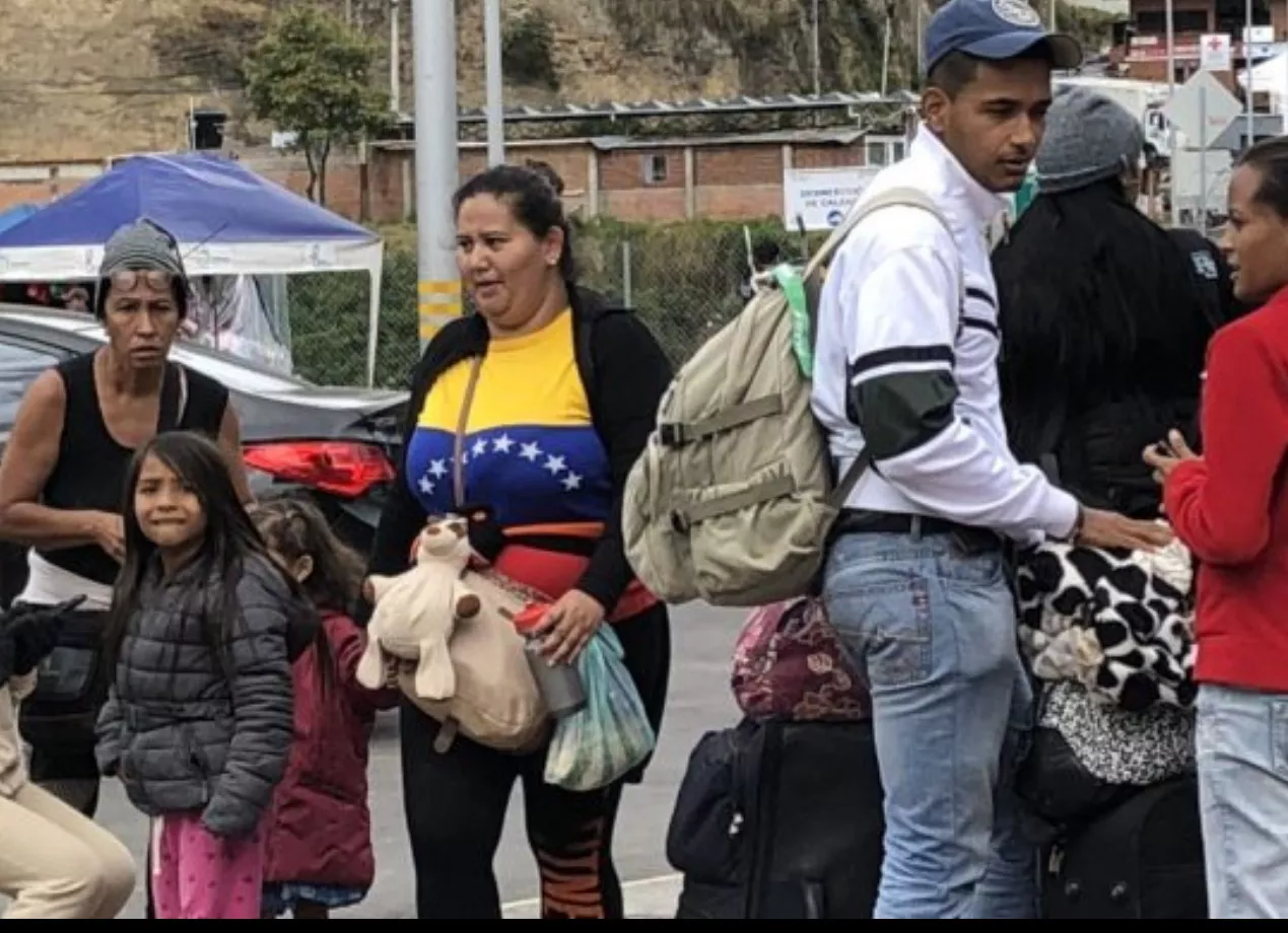 Más de 170 venezolanos son trasladados en dos aviones a su país desde Ecuador