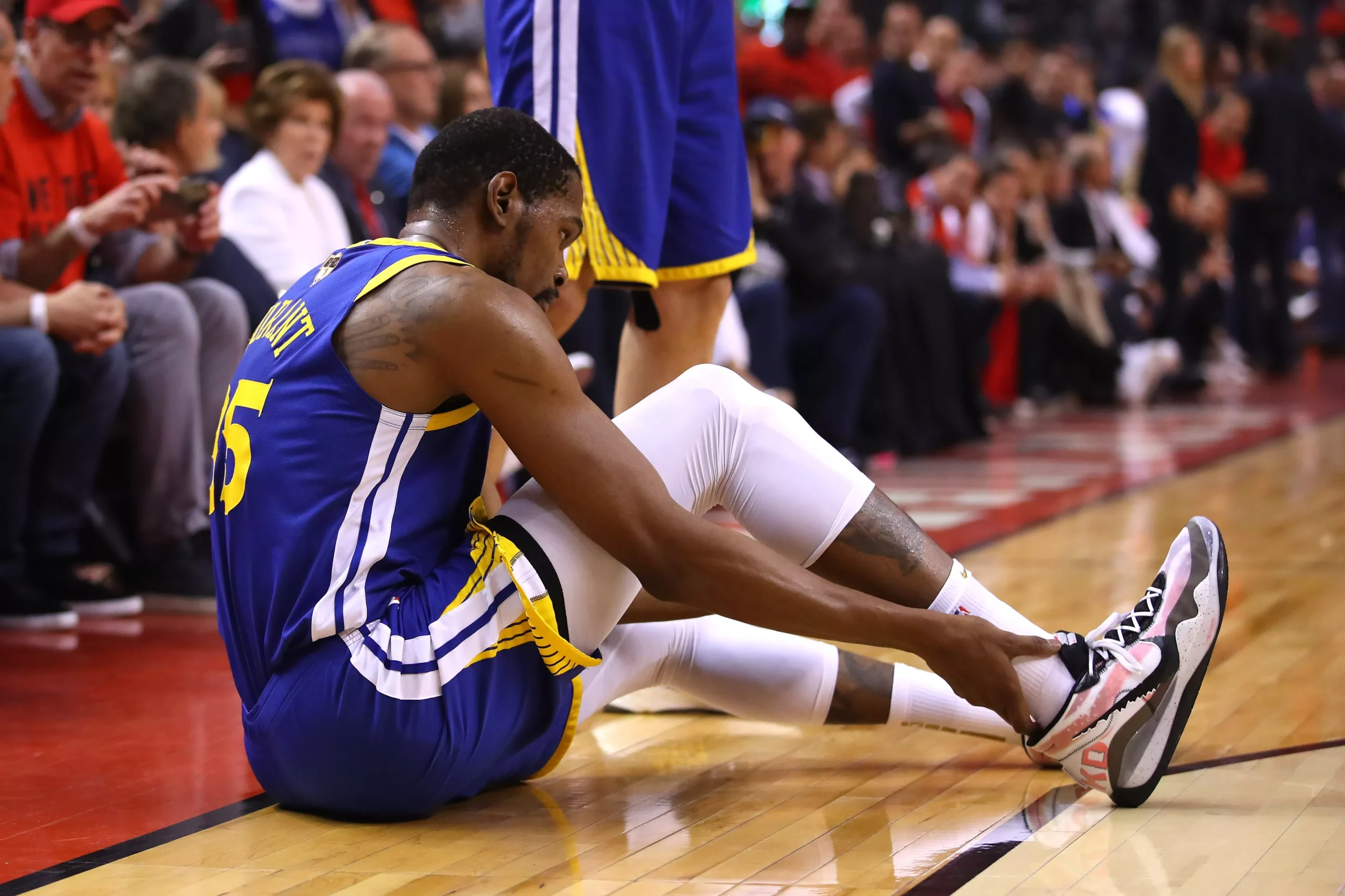 Durant vuelve con los Warriors y se lesiona de inmediato