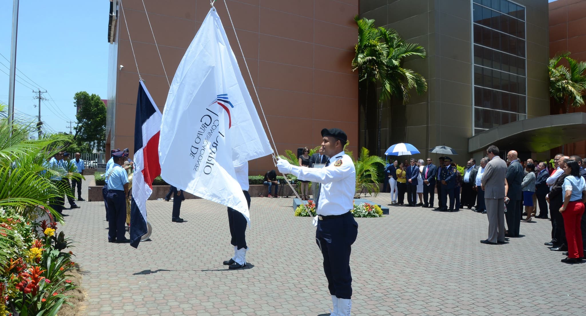 Grupo Corripio inaugura espacio para la bandera