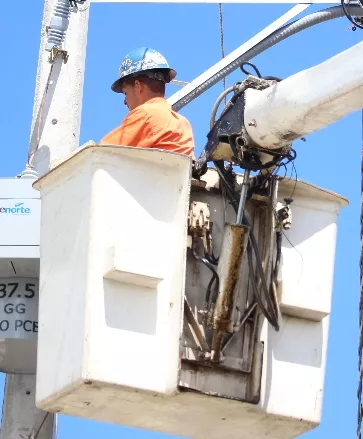 Moradores de Colinas de Arroyo 2 en Villa Mella denuncian llevan varios días sin luz