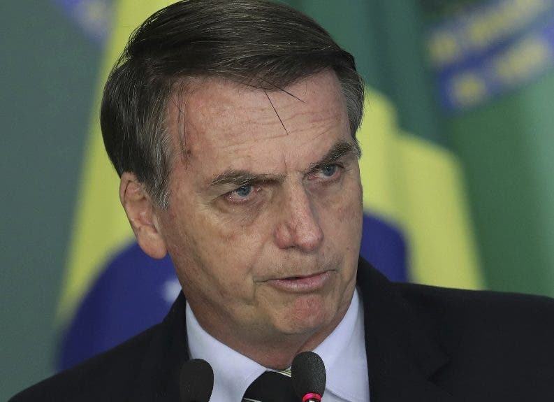 España detiene a militar con alijo; Bolsonaro ofrece ayudar