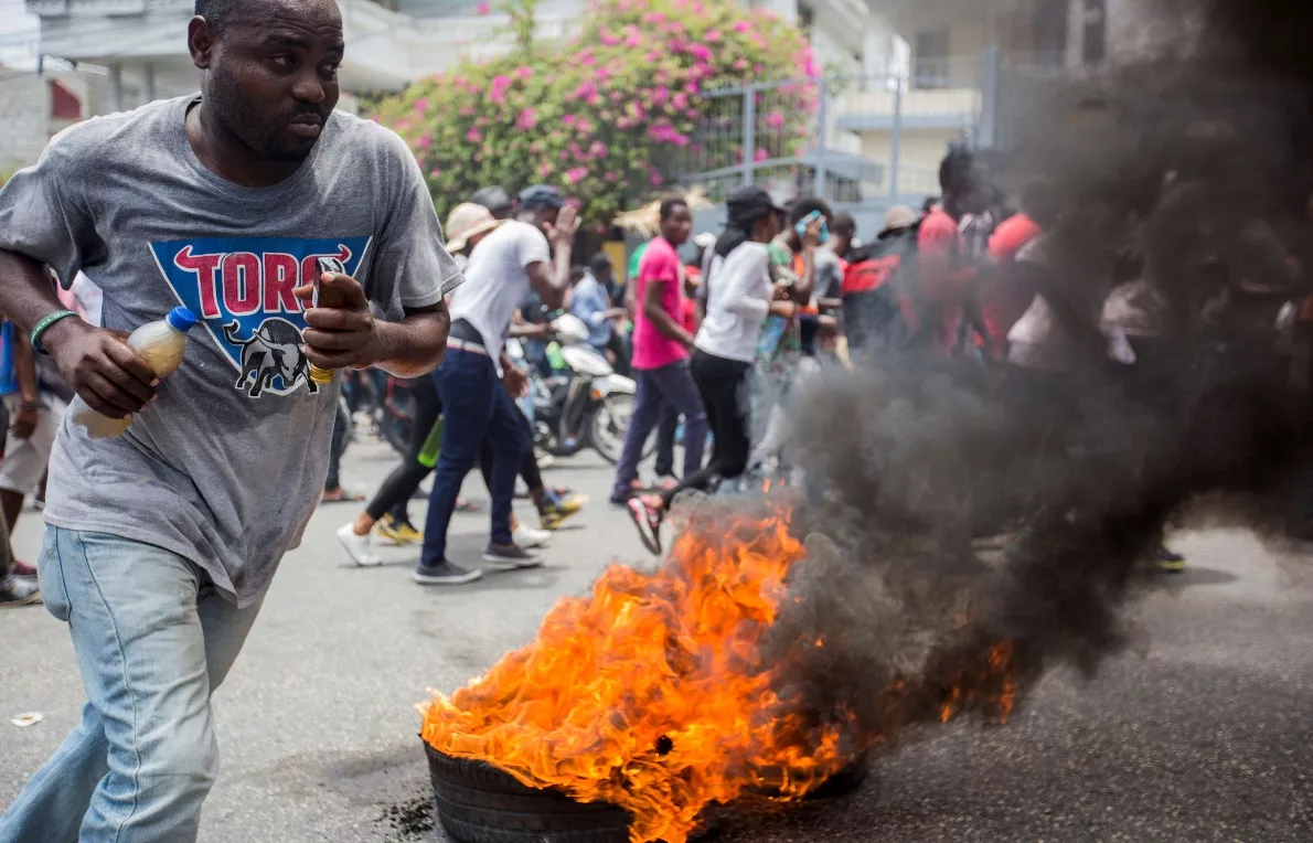 Legisladores piden proceso contra Moise