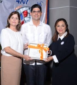 Colegio Lux Mundi  reconoce apoyo de Fundación  Blandino