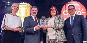 Claro recibe Sello Oro Igualando RD y la certificación Nordom 775