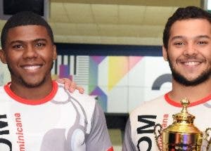 Morín Jr. y Rosa ganan torneo de boliche  en el SBC