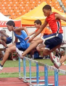 Atletismo se prepara para 3 competencias