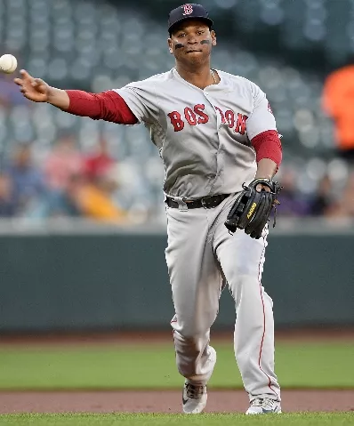 Rafael Devers ‘día a día’ por  molestia corva derecha