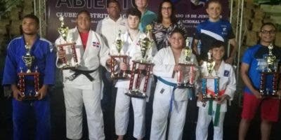 Club Naco campeón invitacional  judo
