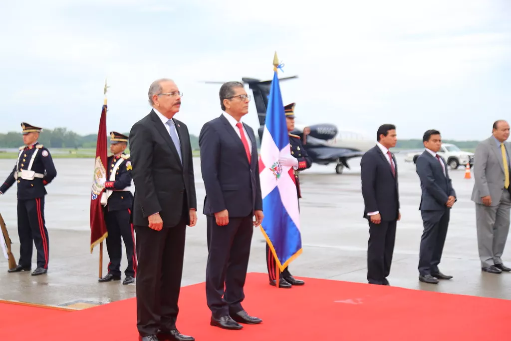 Danilo Medina llega a El Salvador; participará en toma posesión de presidente Nayib Bukele