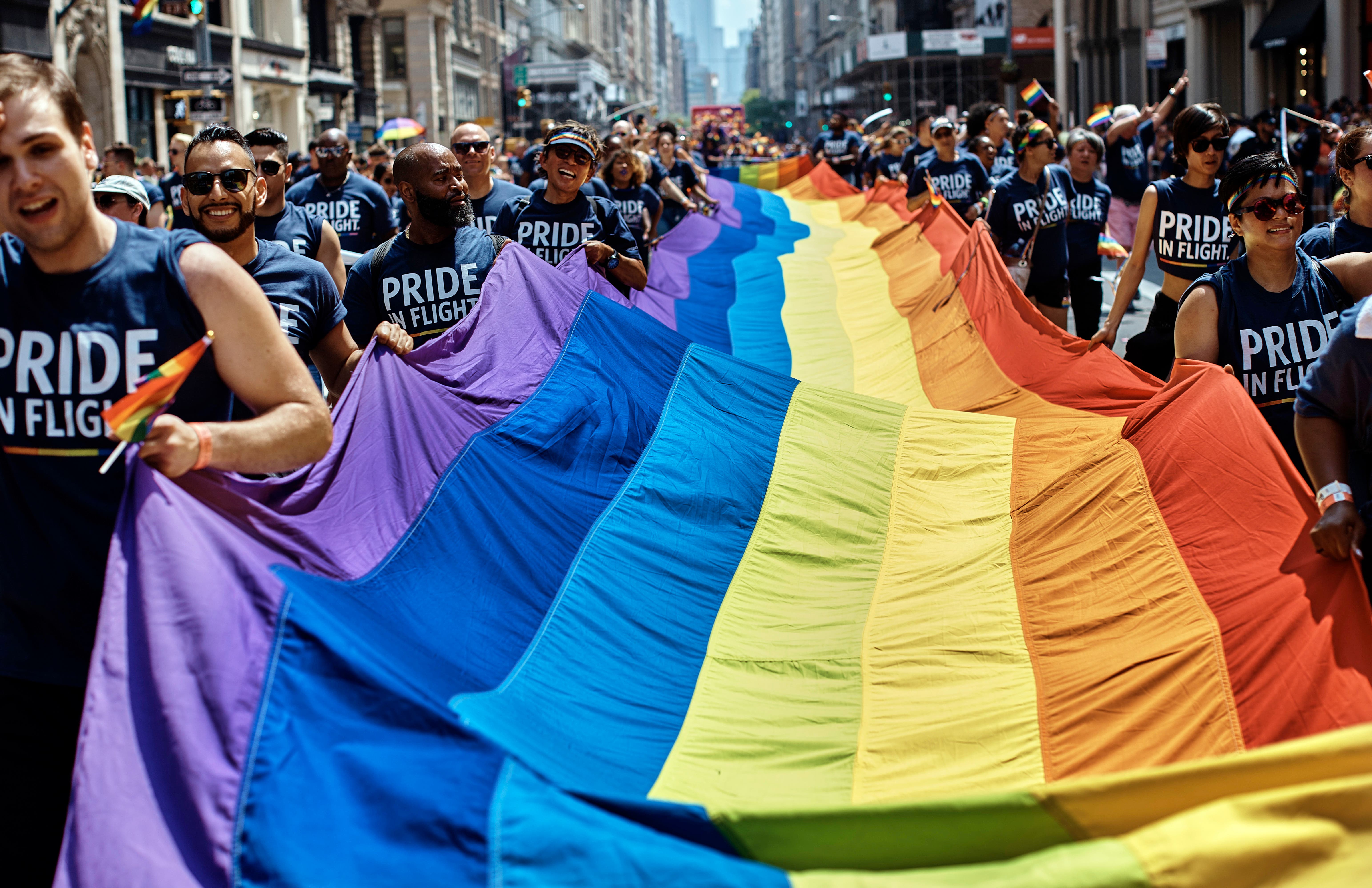Miles de LGTBI desfilan en Nueva York para exigir un Orgullo crítico