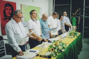 Juan Martínez, Fidel Santana, Juan Núñez, José Reyes, María Teresa Cabrera y Secundino Palacios, dirigentes del Frente Amplio. Foto: Fuente externa.