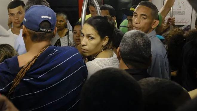 Crisis en Venezuela: cómo se deterioró el metro de Caracas, que fue uno de los subterráneos más modernos de América Latina