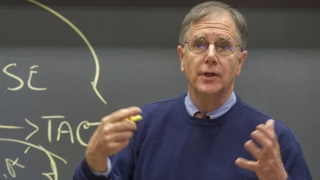 3 tácticas de negociación que realmente funcionan, según el profesor de Harvard Mike Wheeler