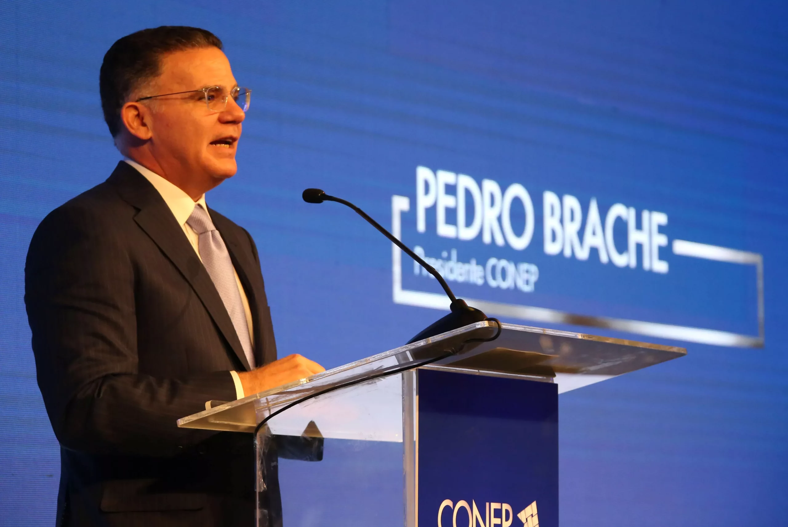 pedro-brache-durante-su-discurso