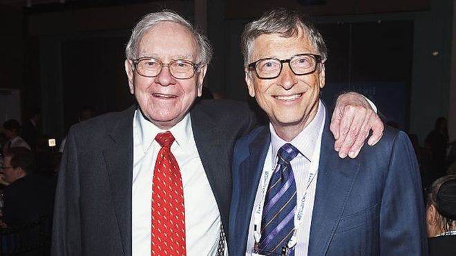 Warren Buffett: cómo funciona «la filosofía al revés» del multimillonario, según Bill Gates