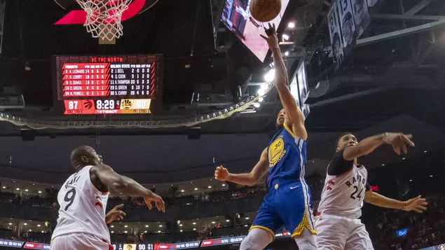 Warriors sobreviven y prolongan la Final ante Raptors