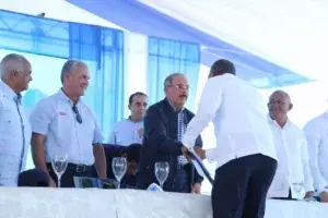 Presidente Medina entrega canal Maguaca y otras obras hidráulicas a productores del Bajo Yaque del Norte