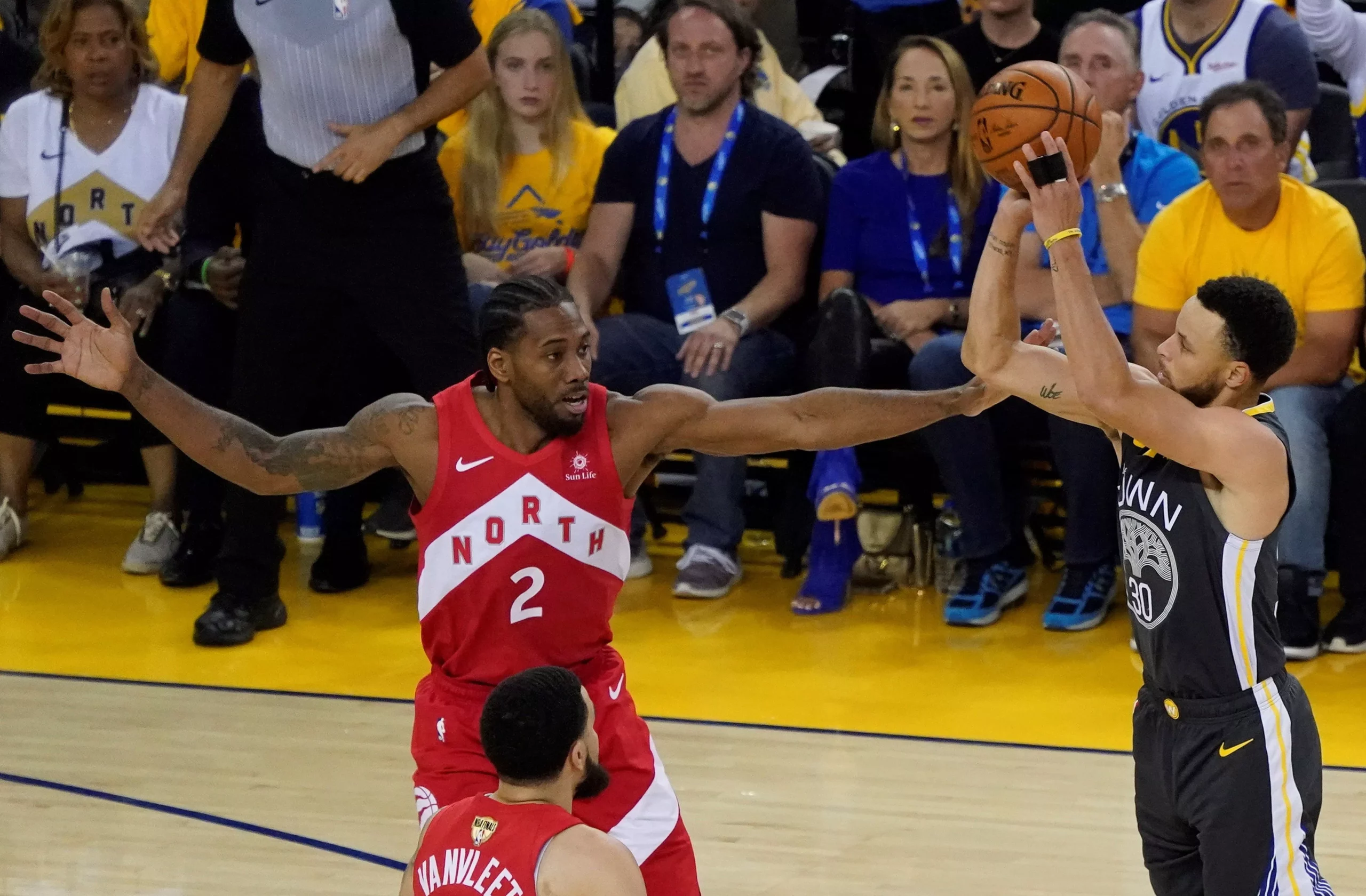 Leonard y Raptors, a una victoria del título de la NBA