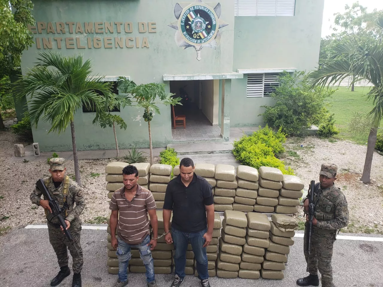 Ejército ocupa mil libras de un vegetal presumiblemente marihuana en la frontera