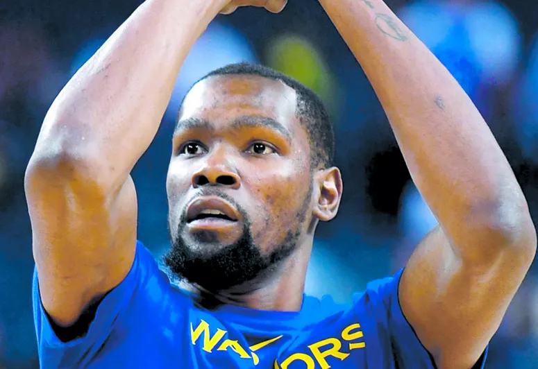 Los Angeles Lakers v Golden State Warriors