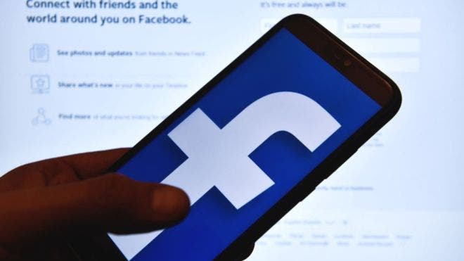 Empleados de Facebook se rebelan contra Zuckerberg y realizan un parón online