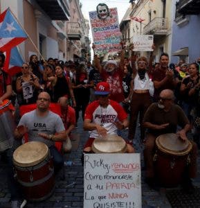 Puerto Rico: El gobernador Rosselló entrega oficialmente su carta de dimisión