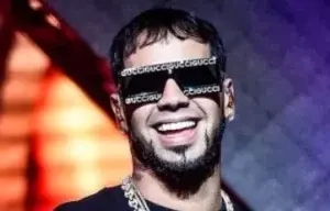 Anuel es rostro cadena de tiendas