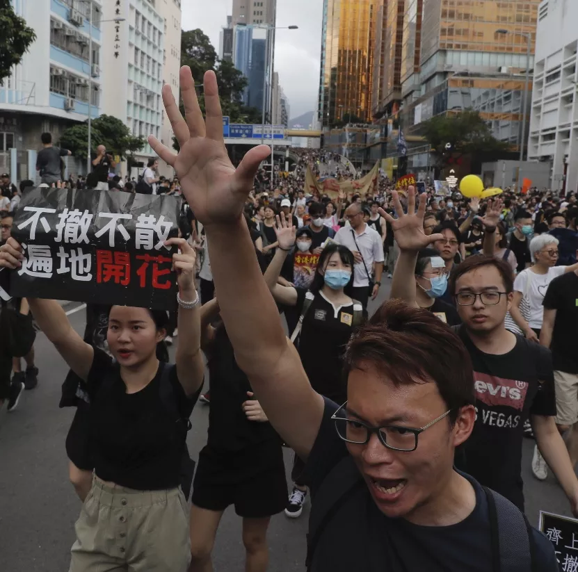 Hongkoneses marchan por extradición