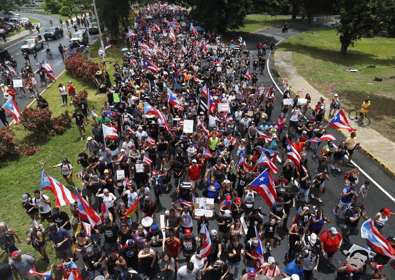 Puerto Rico celebra la renuncia de gobernador