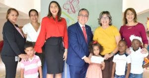 Voluntariado entrega un donativo a fundación Facci