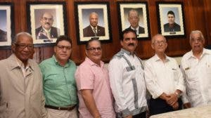 Ferreteros inauguran nueva galería pasados presidentes