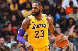  LeBron James espera poder llevar Lakers a la corona.  AP