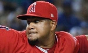 Cardenales reclaman al zurdo dominicano Adalberto Mejía