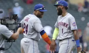 Amed  Rosario batea de 4-4; da décimo H4 y quinto triple