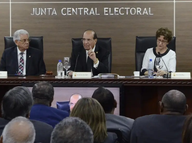 Junta Central Electoral  abre la precampaña de los partidos