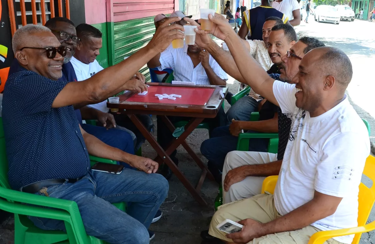 Padres celebran su día con poco movimiento en la calle