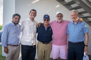 Bill Clinton visita el Consorcio Energético Punta Cana Macao -CEPM