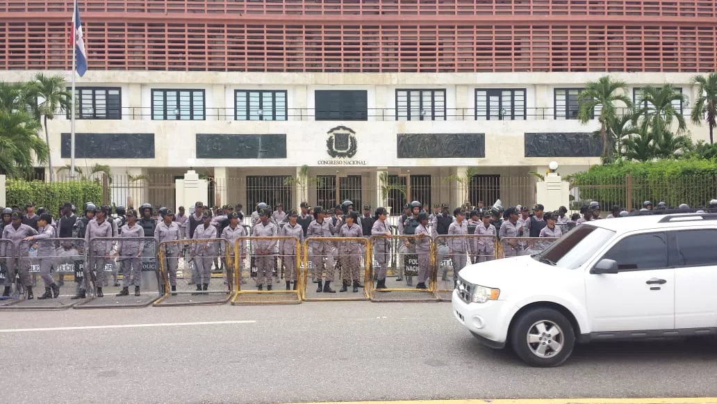 Militarizan otra vez alrededores del Congreso Nacional ante anuncio de protestas