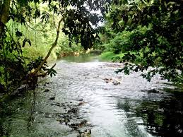 Asociación Campesinos del Cruce de Mela denuncia depredación del río Savita en Monte Plata