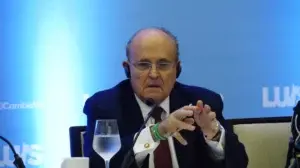 Rudolph Giuliani advirte eventual modificación a la Constitución pondría en peligro la democracia