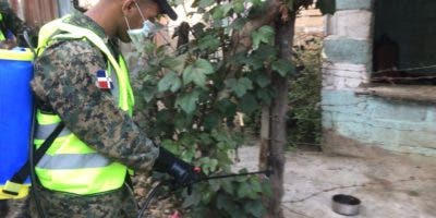 Realizan campaña de eliminación de criaderos de mosquitos en la provincia Dajabón