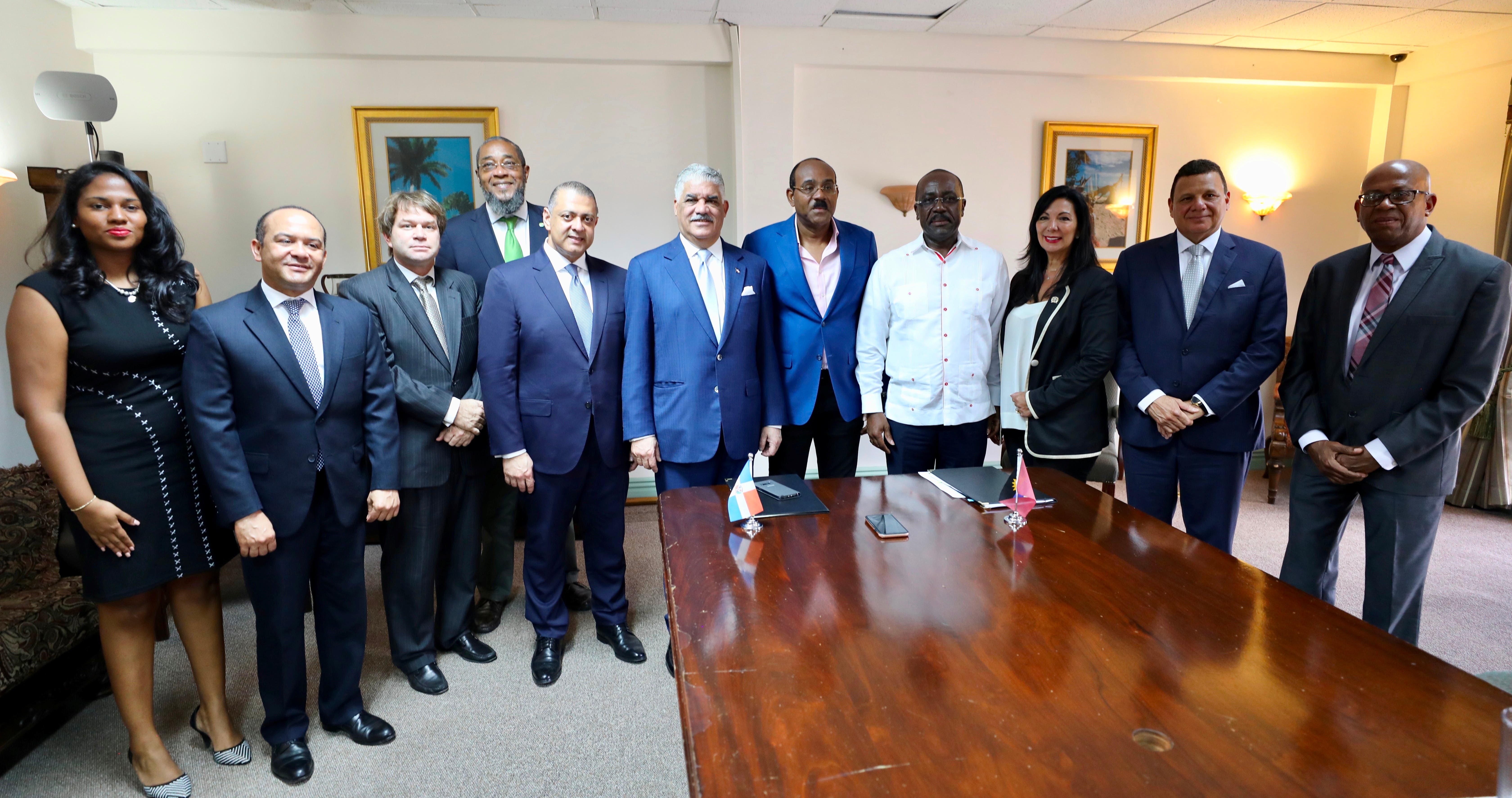 República Dominicana y Antigua y Barbuda acuerdan reforzar relaciones bilaterales