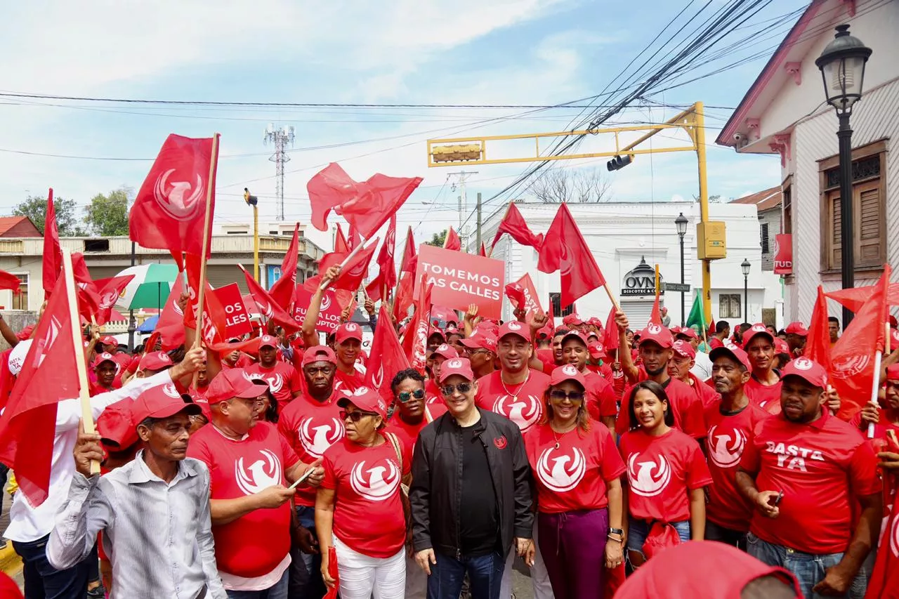 foto-santiago-quique-antun-con-jovenes-del-movimiento-social-_basta-ya_ foto-santiago-quique-antun-con-jovenes-del-movimiento-social-_basta-ya_