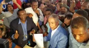 Francisco Fernández inscribe precandidatura a alcalde de Santo Domingo Norte