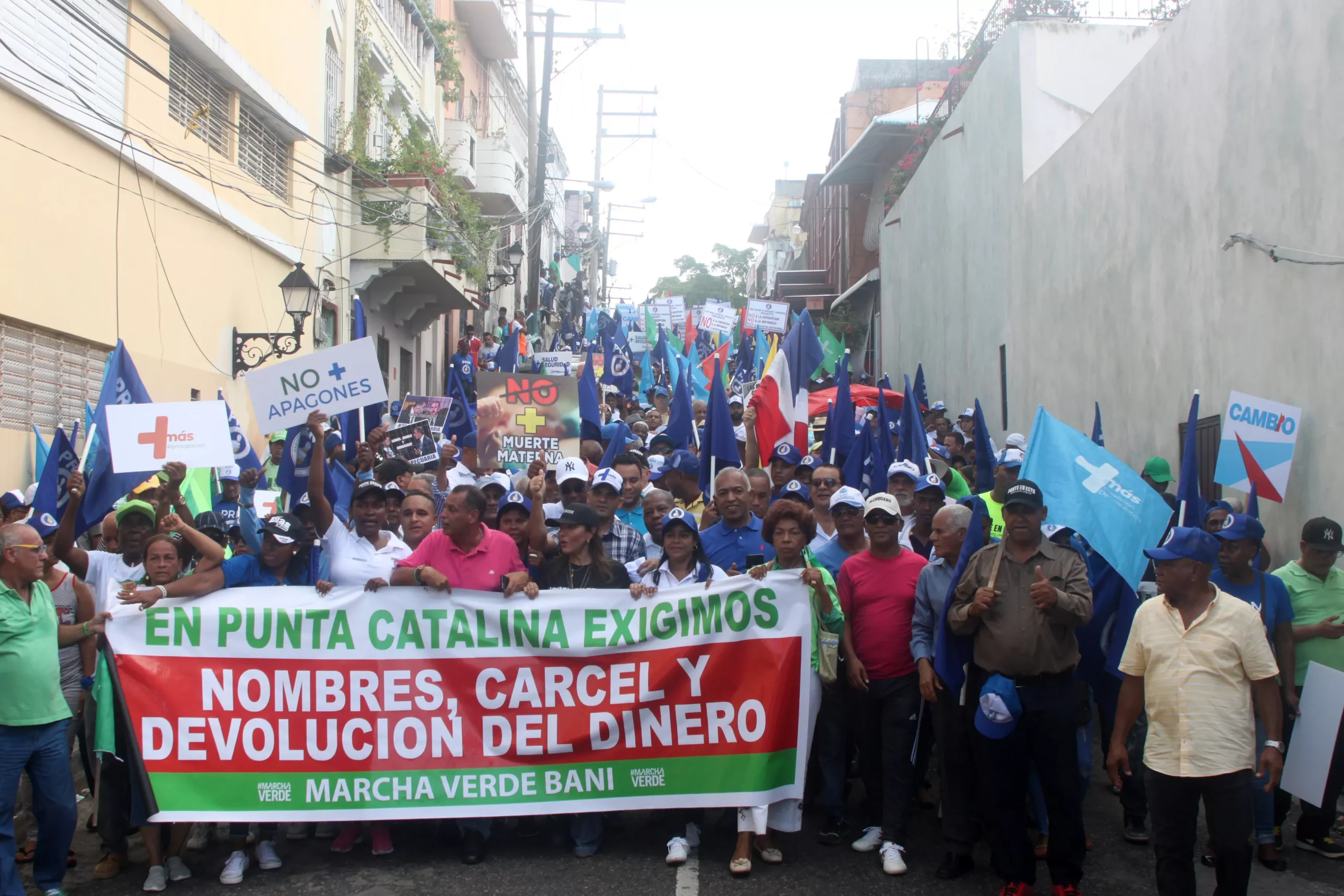 Coalición Democrática y otros movimientos sociales realizan marcha contra la corrupción y la impunidad