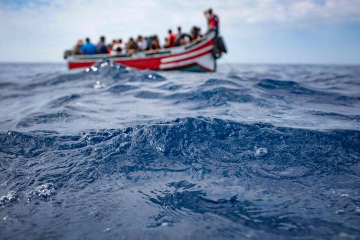 82 migrantes continúan desaparecidos tras naufragio frente a costa tunecina